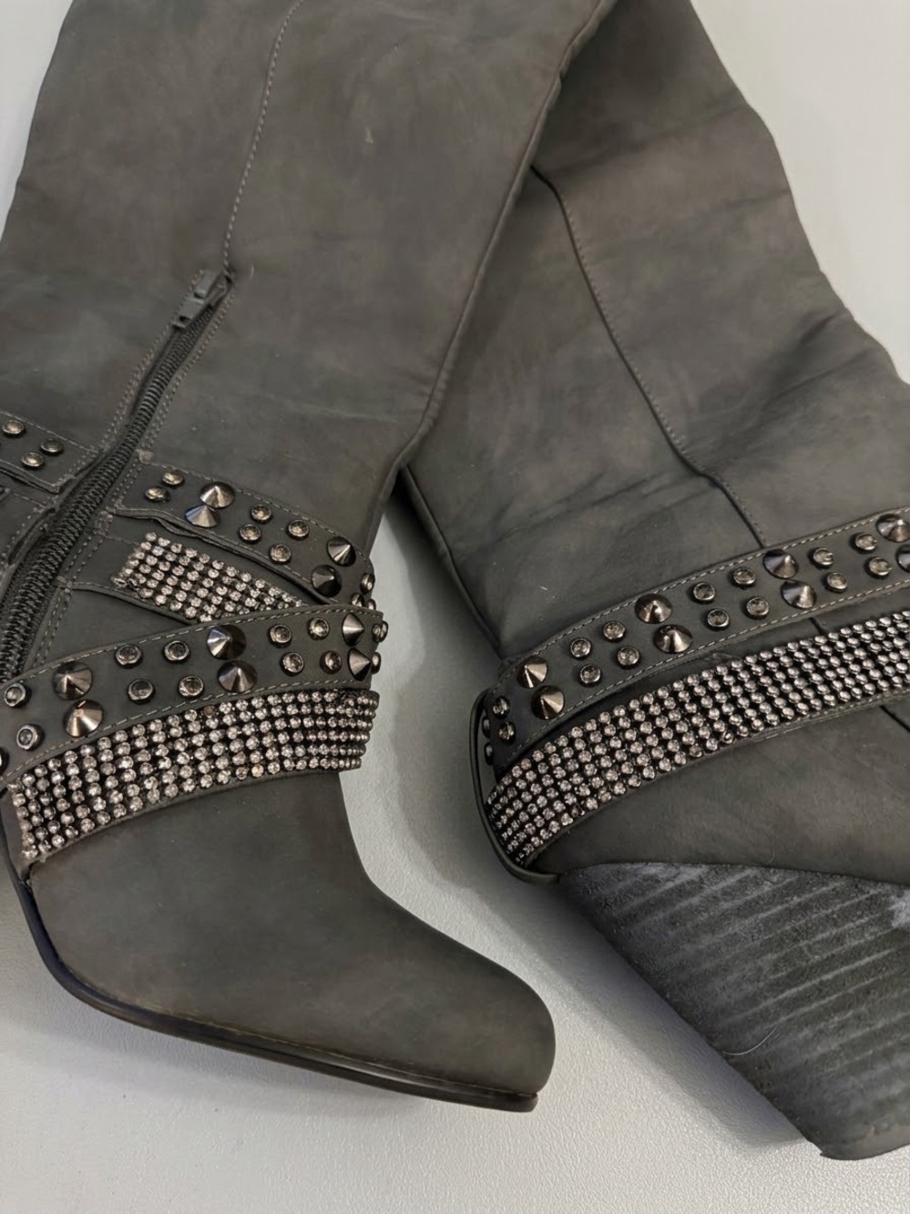 Knee High Gray Suede Boots By “Not Rated”, Sz 8 - Picture 2 of 5